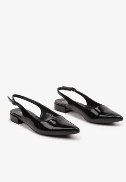 Czarne Sandały Lakierowane na Płaskiej Podeszwie z Ozdobnym Paskiem Delaniael