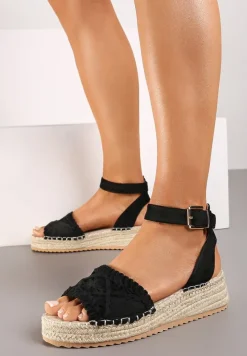 Czarne Sandały na Grubej Podeszwie z Otwartym Noskiem Zapinane przy Kostce Varamia