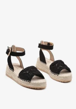 Czarne Sandały na Grubej Podeszwie z Otwartym Noskiem Zapinane przy Kostce Varamia