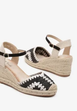 Czarne Sandały na Koturnie Ozdobione Plecionką Mleffia