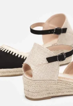 Czarne Sandały na Koturnie z Plecionki z Juty Arminus