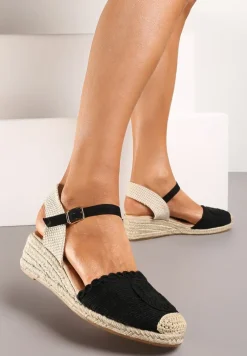 Czarne Sandały na Koturnie Ozdobione Plecionką z Juty z Zapięciem przy Kostce Tesamara