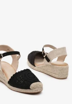 Czarne Sandały na Koturnie Ozdobione Plecionką z Juty z Zapięciem przy Kostce Tesamara