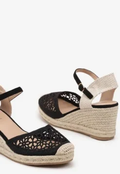 Czarne Sandały na Koturnie z Plecionką z Ażurową Cholewką Belvesin