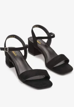 Czarne Sandały na Niskim Słupkowym Obcasie ze Sprzączką Vosanna