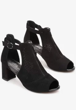 Czarne Sandały na Obcasie z Suwakiem Zdobione Perforacją i Wycięciami c