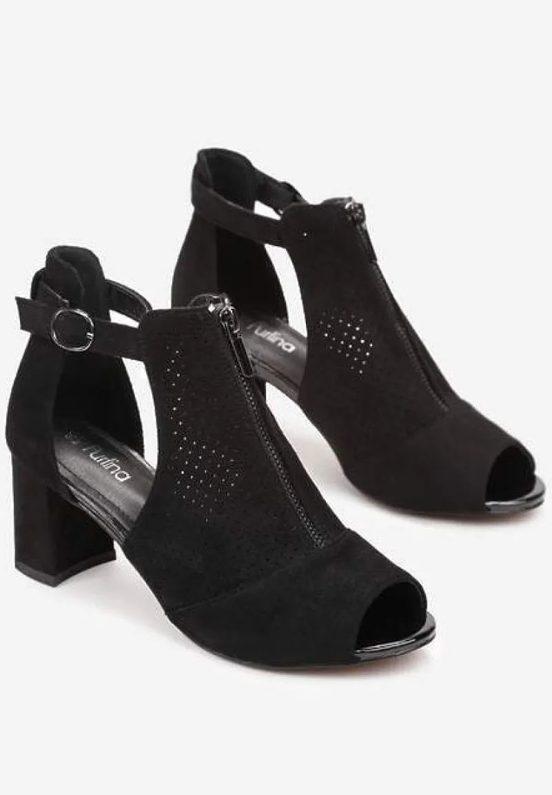 Czarne Sandały na Obcasie z Suwakiem Zdobione Perforacją i Wycięciami c