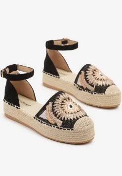 Czarne Sandały na Platformie Ozdobione Plecionką Meraliria