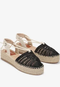 Czarne Sandały na Plecionej Platformie z Ażurową Cholewką i Wiązaniem na Łydce Solen