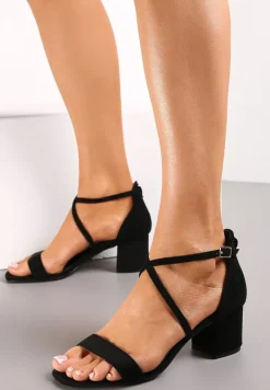 Czarne Sandały na Słupkowym Obcasie z Cienkim Paskiem ze Sprzączką Ferrisa