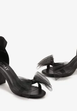 Czarne Sandały na Słupku Wiązane Wstążką z Tiulową Kokardką Naviloria