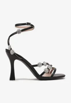 Czarne Sandały na Szpilce Zdobione Paskami i Cyrkoniowymi Aplikacjami z Kwiatami Hanariel