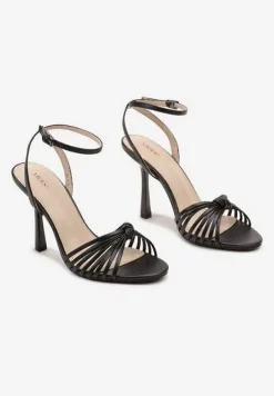 Czarne Sandały na Szpilce z Cienkimi Paseczkami z Supełkiem Wloedia