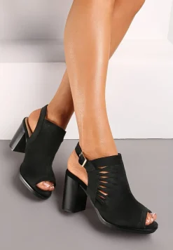 Czarne Sandały Peep Toe na Słupku z Ozdobnymi Wycięciami i Sprzączką Riavia