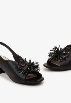 Czarne Sandały Vices na Słupku ze Skórzaną Wkładką z Pomponem i Cyrkoniami Tiraga