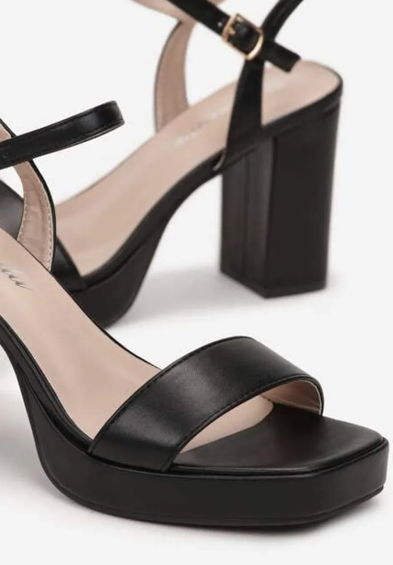 Czarne Sandały z Kwadratowym Noskiem na Słupku i Platformie Raysa