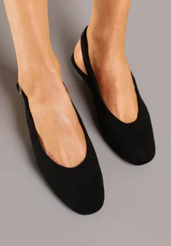 Czarne Sandały ze Spiczastym Noskiem i ze Sprzączką Laniswen