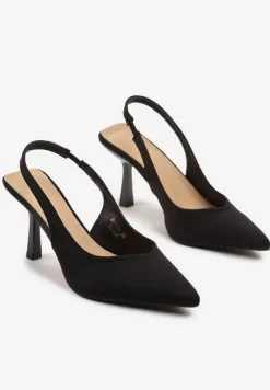 Czarne Sandały ze Spiczastym Noskiem na Szpilce Korienne