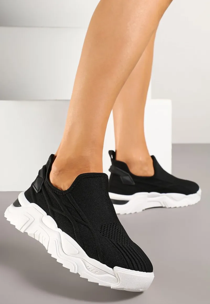 Czarne Siateczkowe Buty Sportowe Sneakersy Wsuwane Zdobione Tłoczeniami Nusadela