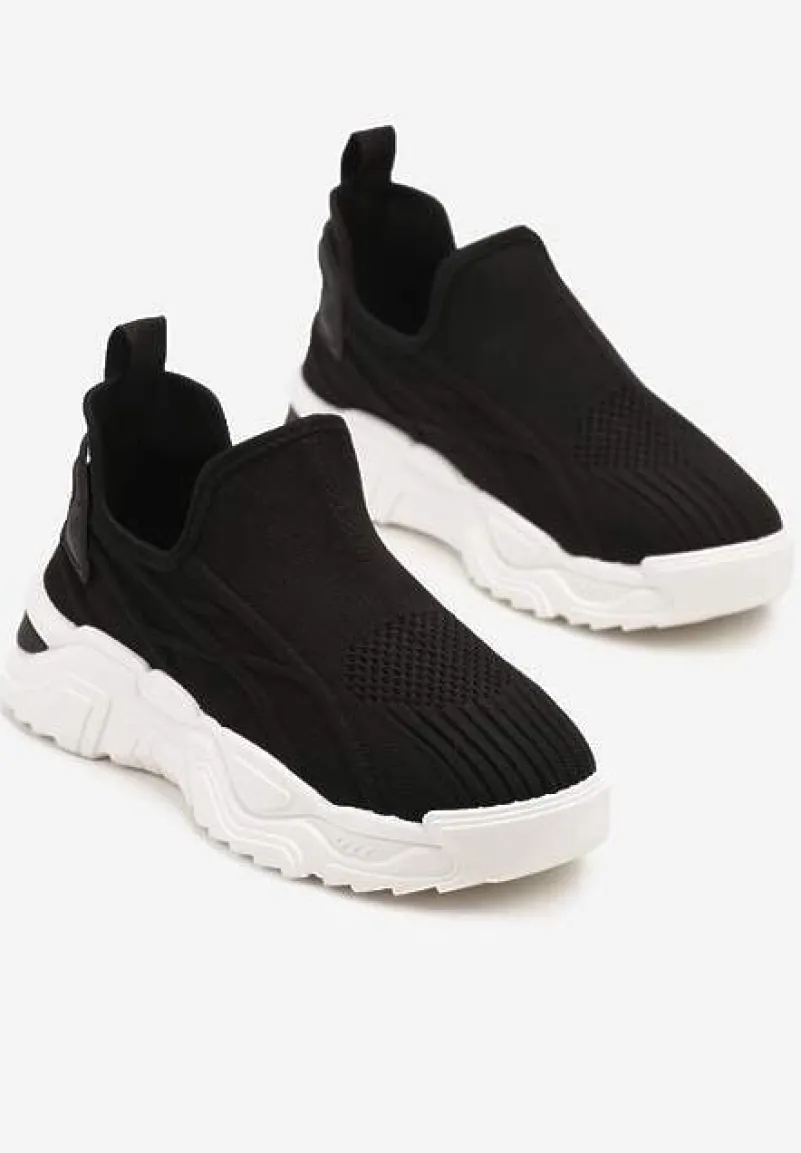 Czarne Siateczkowe Buty Sportowe Sneakersy Wsuwane Zdobione Tłoczeniami Nusadela