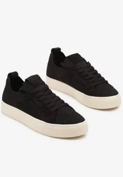Czarne Siateczkowe Sneakersy Ozdobione Metaliczną Nicią Nimiarene