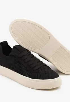 Czarne Siateczkowe Sneakersy Ozdobione Metaliczną Nicią Nimiarene