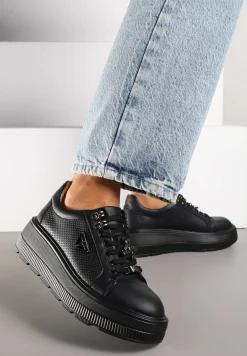 Czarne Skórzane Sneakersy na Platformie Ozdobione Aplikacją Doliresa