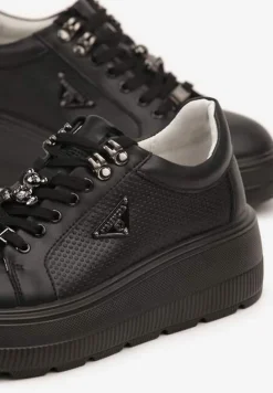 Czarne Skórzane Sneakersy na Platformie Ozdobione Aplikacją Doliresa