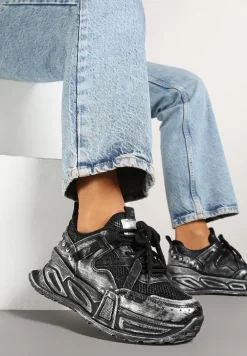 Czarne Sneakersy na Platformie z Ozdobnym Tłoczeniem Lurine