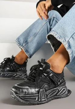 Czarne Sneakersy na Platformie z Ozdobnym Tłoczeniem Lurine