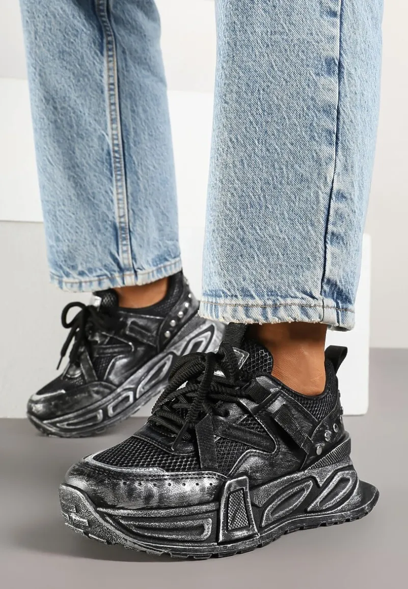 Czarne Sneakersy na Platformie z Ozdobnym Tłoczeniem Lurine