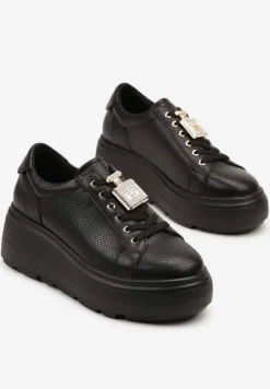 Czarne Sneakersy na Platformie ze Skóry Naturalnej z Metaliczną Aplikacją Falandria