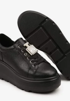 Czarne Sneakersy na Platformie ze Skóry Naturalnej z Metaliczną Aplikacją Falandria