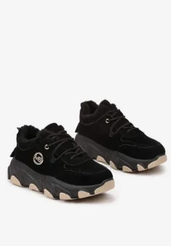 Czarne Sneakersy na Platformie z Metaliczną Ozdobą i Geometrycznym Motywem Delasiel