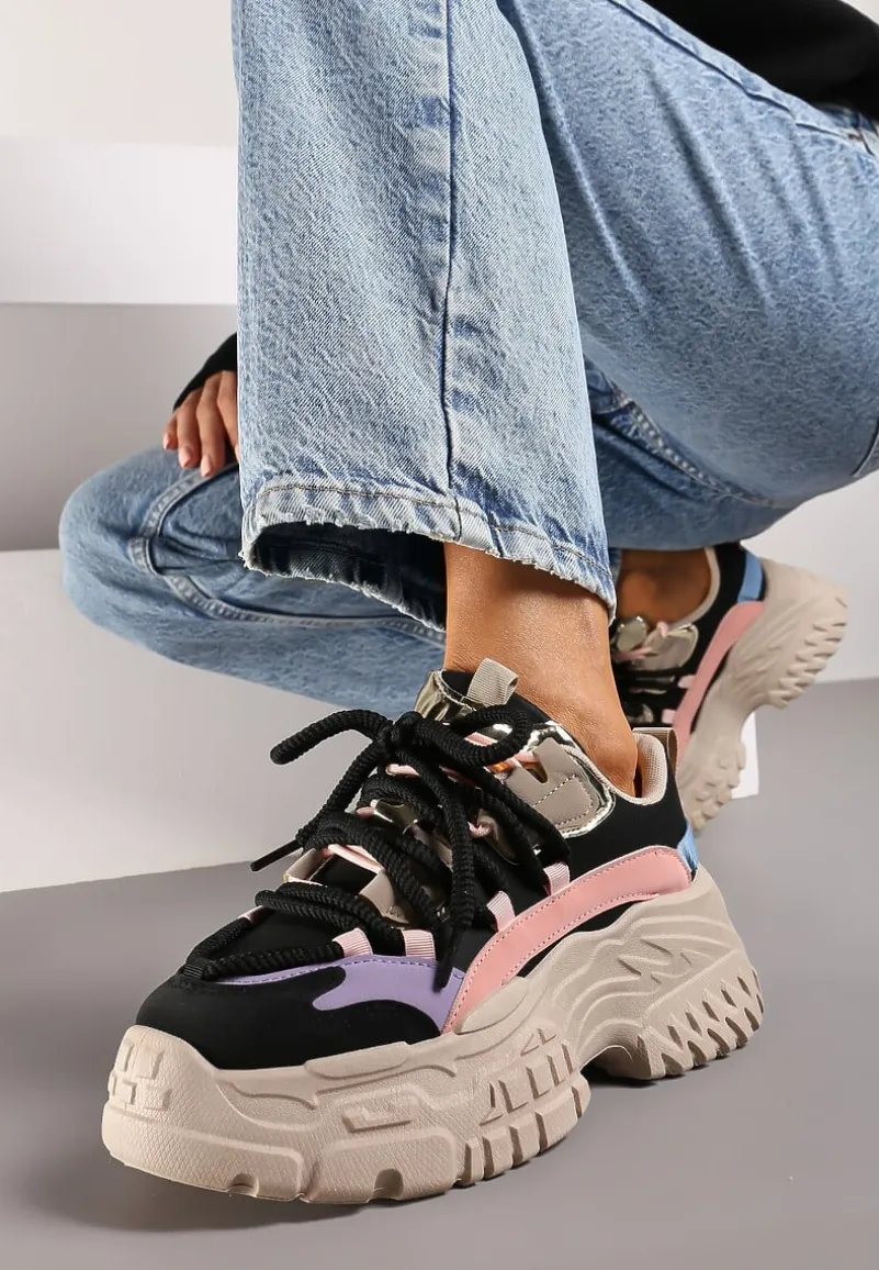 Czarne Sneakersy na Tłoczonej Platformie Wykończone Podwójnym Sznurowaniem Elirica