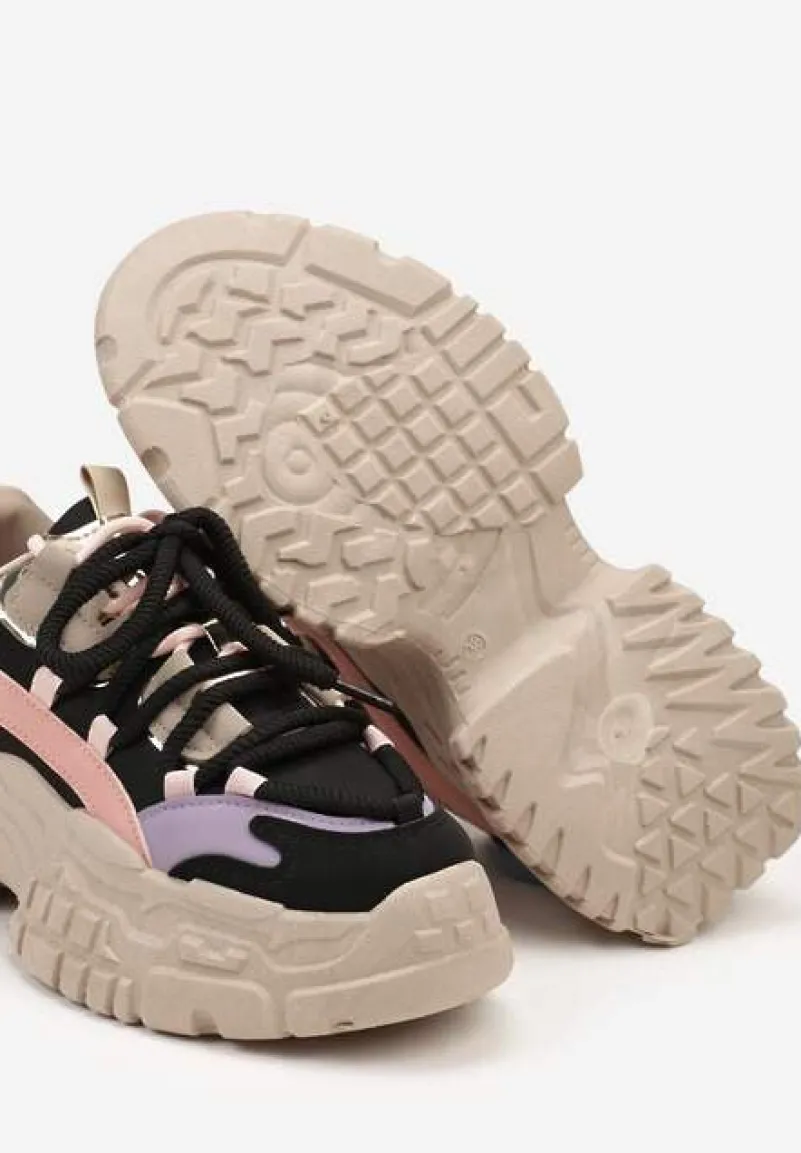 Czarne Sneakersy na Tłoczonej Platformie Wykończone Podwójnym Sznurowaniem Elirica