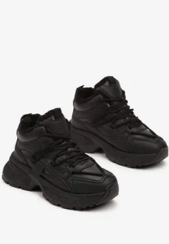 Czarne Sneakersy na Tłoczonej Podeszwie Ocieplone Futerkiem Miaola