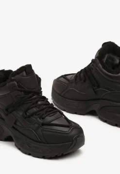 Czarne Sneakersy na Tłoczonej Podeszwie Ocieplone Futerkiem Miaola