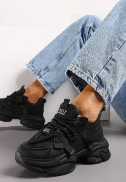 Czarne Sneakersy Ozdobione Napisami na Wysokiej Podeszwie Uvanda