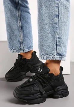Czarne Sneakersy Ozdobione Napisami na Wysokiej Podeszwie Uvanda