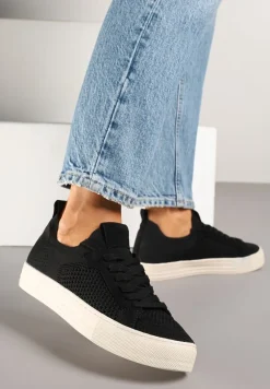 Czarne Sneakersy Ozdobione Siateczką Varlio