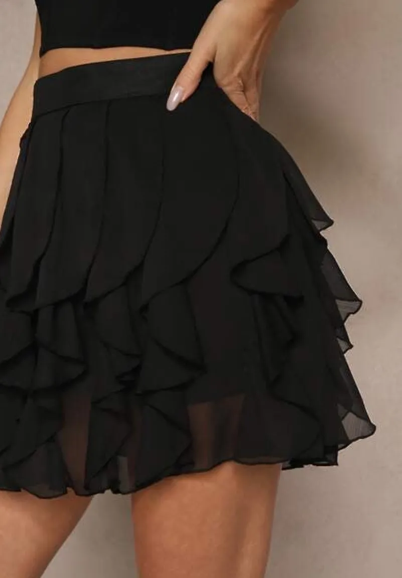 Czarne Spódnico-Spodenki z Falbankami Vikairis