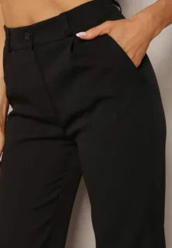 Czarne Spodnie Garniturowe z Lekko Rozszerzanymi Nogawkami Lienta