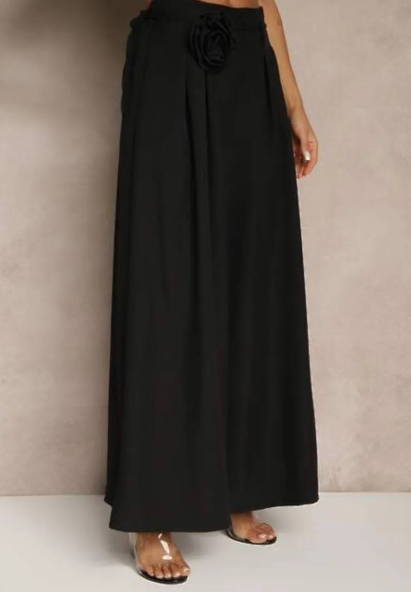 Czarne Spodnie Palazzo Ozdobione Broszką Kwiatem Lirace