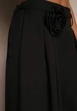 Czarne Spodnie Palazzo Ozdobione Broszką Kwiatem Lirace