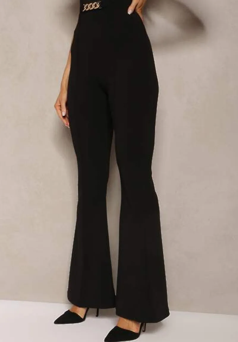 Czarne Spodnie z Rozszerzanymi Nogawkami i Łańcuchem Banni