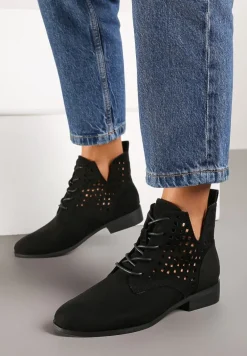Czarne Sznurowane Botki ze Skórzaną Wkładką Ażurową Cholewką za Kostkę i Wycięciem Tlixa
