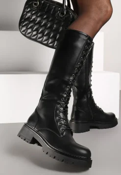 Czarne Sznurowane Kozaki na Platformie z Tłoczeniem w Stylu Workerów Izalita
