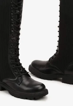 Czarne Sznurowane Kozaki z Prążkowaną Dzianinową Cholewką Florinissa
