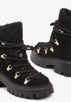 Czarne Sznurowane Śniegowce na Platformie z Ociepleniem Innathiel